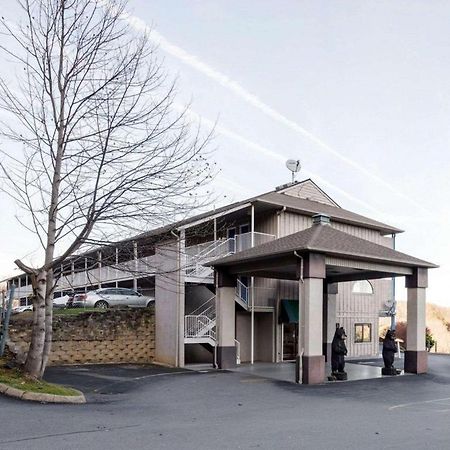 Econo Lodge - Уэйнсвилл Экстерьер фото