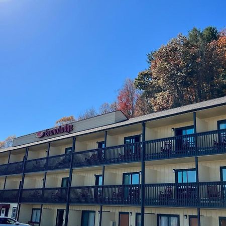Econo Lodge - Уэйнсвилл Экстерьер фото